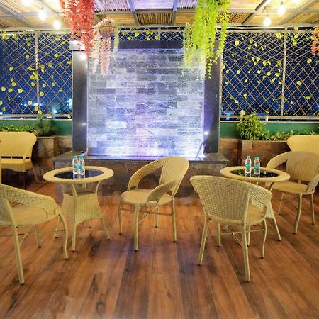 Hotel Haris Mg Road Gurugram Gurgaon Buitenkant foto