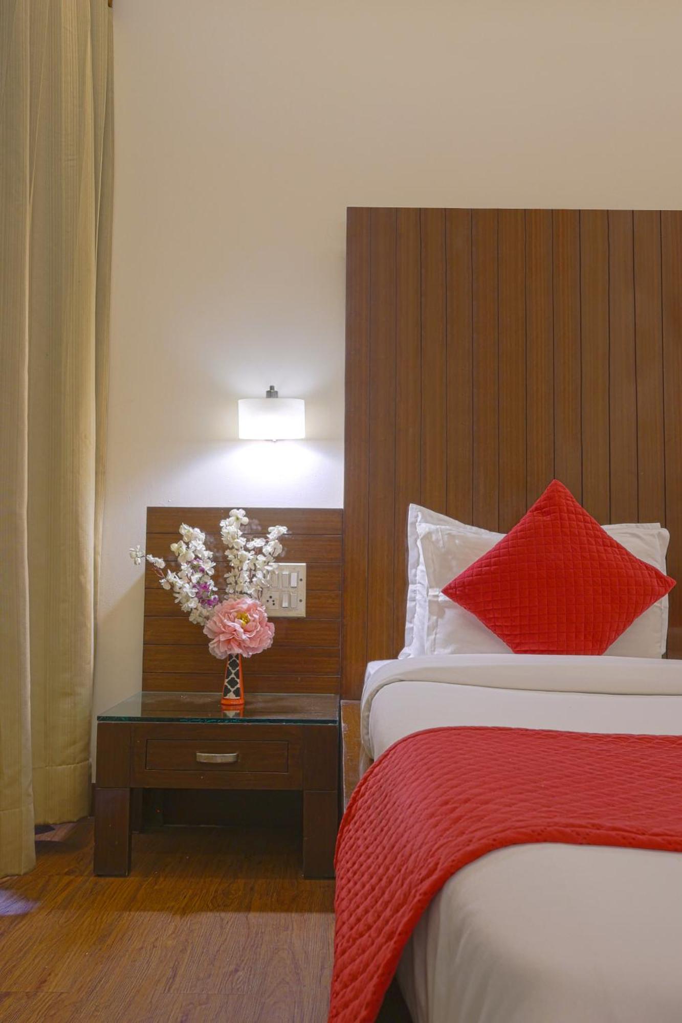 Hotel Haris Mg Road Gurugram Gurgaon Buitenkant foto
