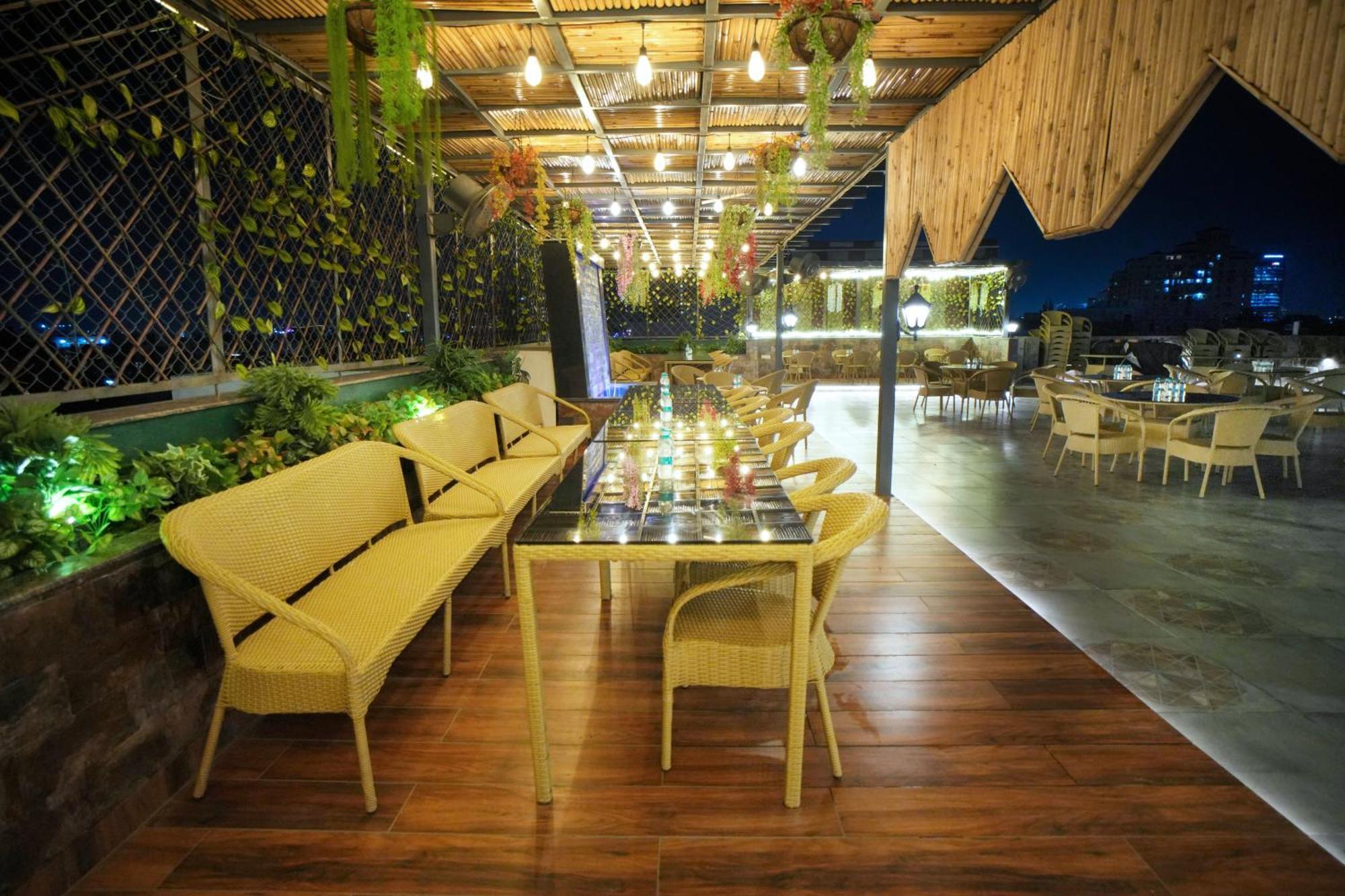 Hotel Haris Mg Road Gurugram Gurgaon Buitenkant foto